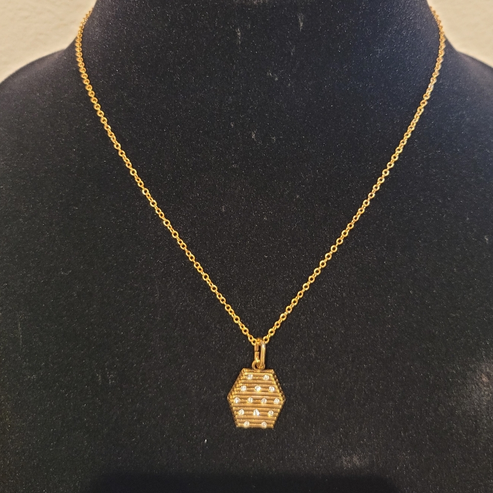 Veta Fede Elegant 24k Gold-Plated Hexagon Pendant Necklace accented Crystals New